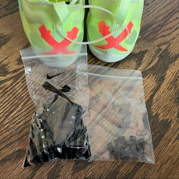 NWOT Nike Zoom Victory 5 XC Track and Field Shoes Distance Spikes Volt - Picture 4 of 5